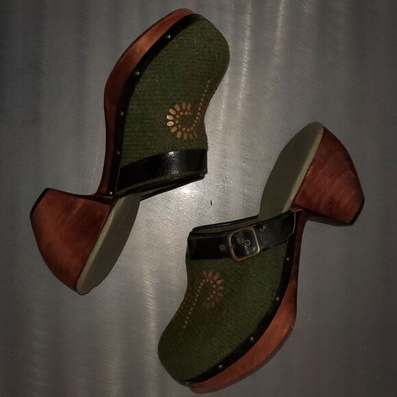 Calleen Cordero Green Wool Embelished Wood Clogs Mules Handmade size 8 - Picture 7 of 10